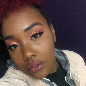 Meet your Posher, Emoni